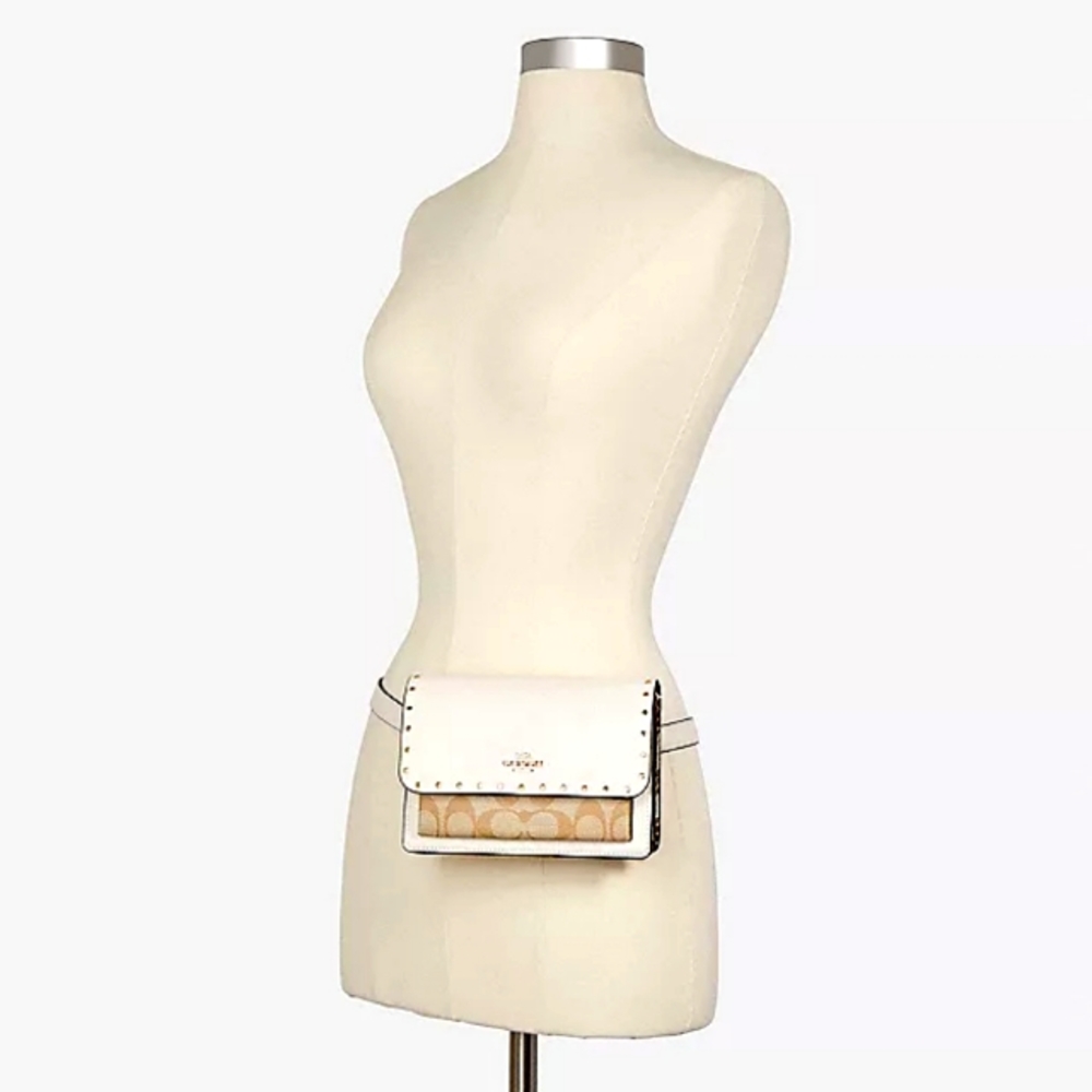 💸FLASH SALE💸 COACH NWT Gold/Light Khaki Foldover Belt Bag With Rivets